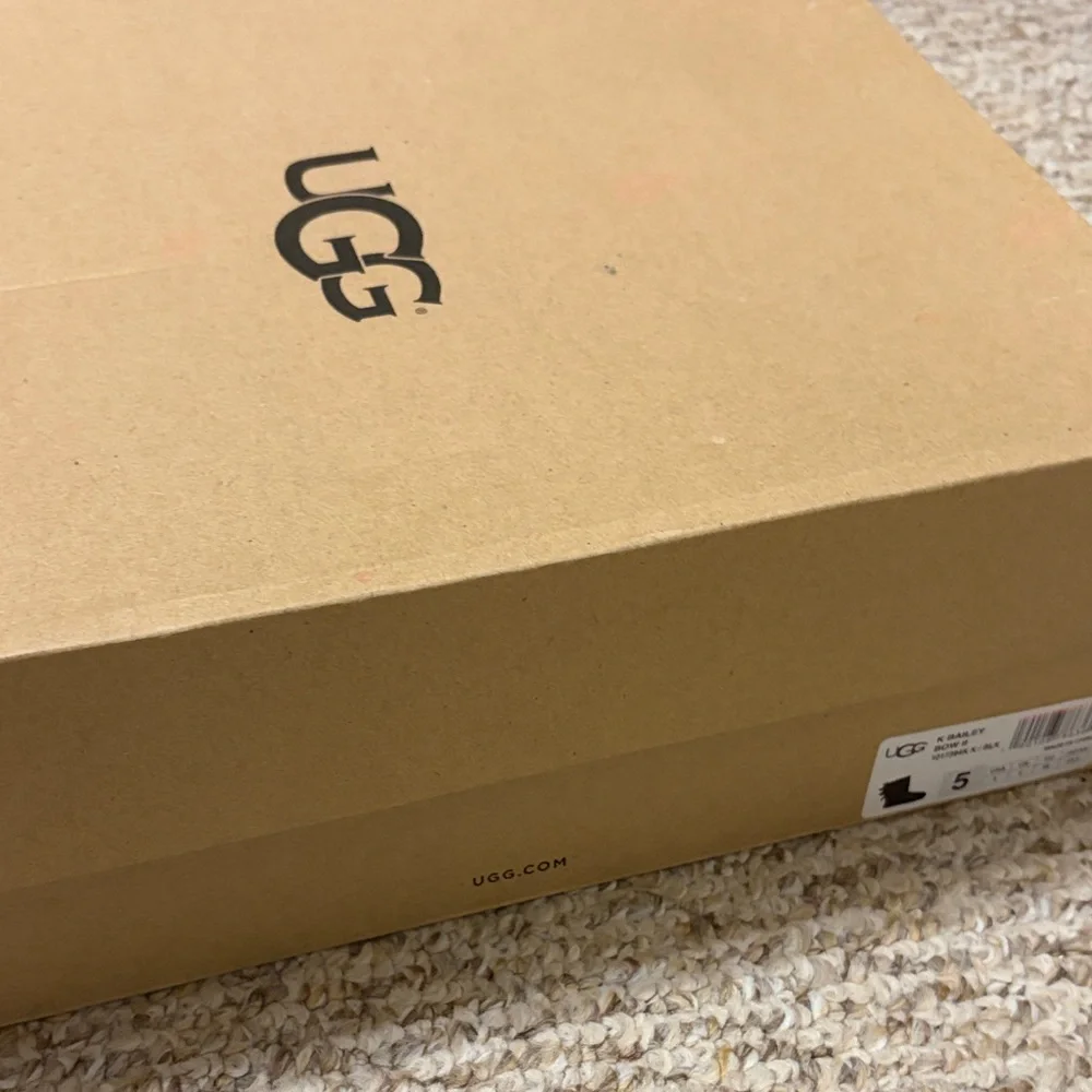 UGG Black Winter Boots with Shearling Lining - Picture 5 of 5